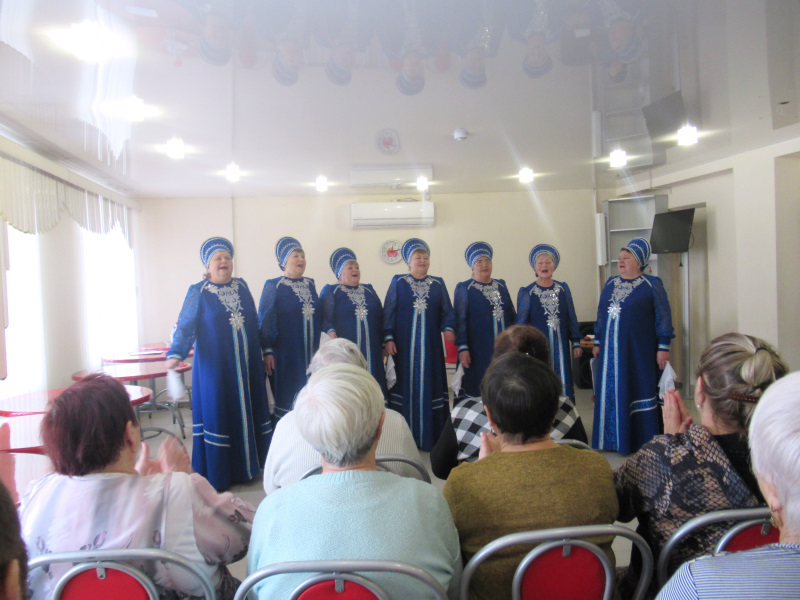 И рады слышать вновь родные голоса…